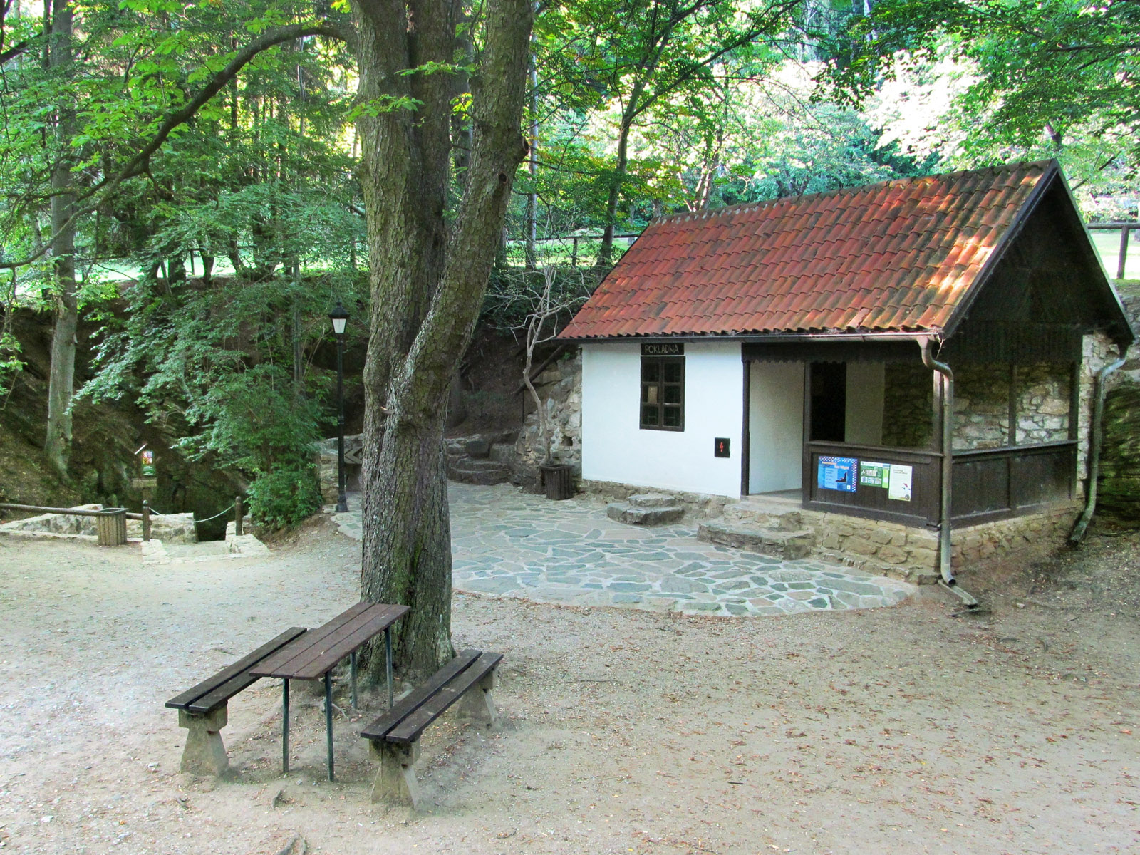 Chýnovská jeskyně