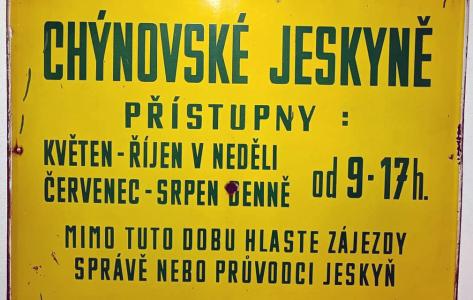 Chýnovská jeskyně - návštěvnické středisko - historická cedule